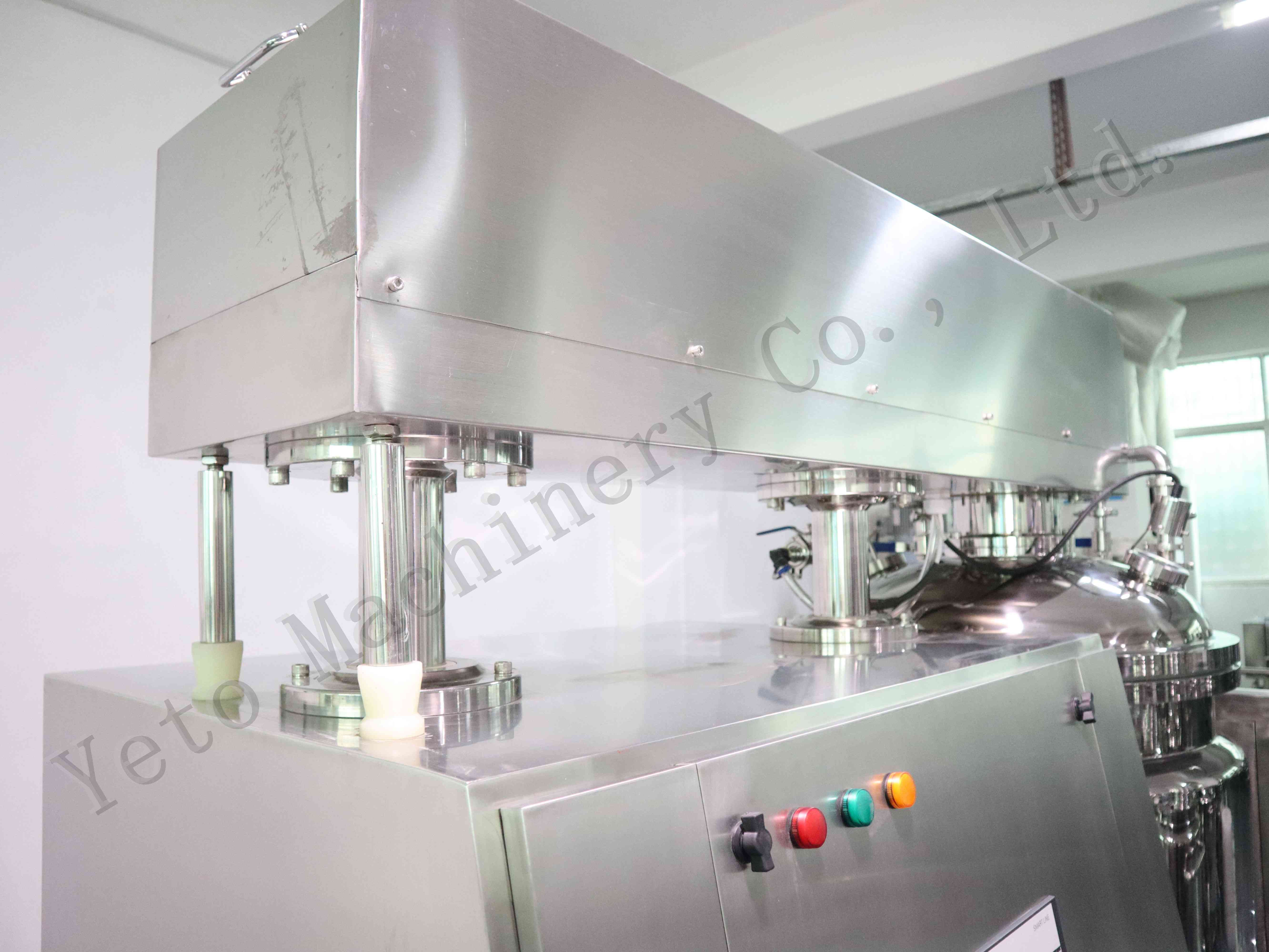 Vacuum emulsifier homogenizer hydraulic lifting system